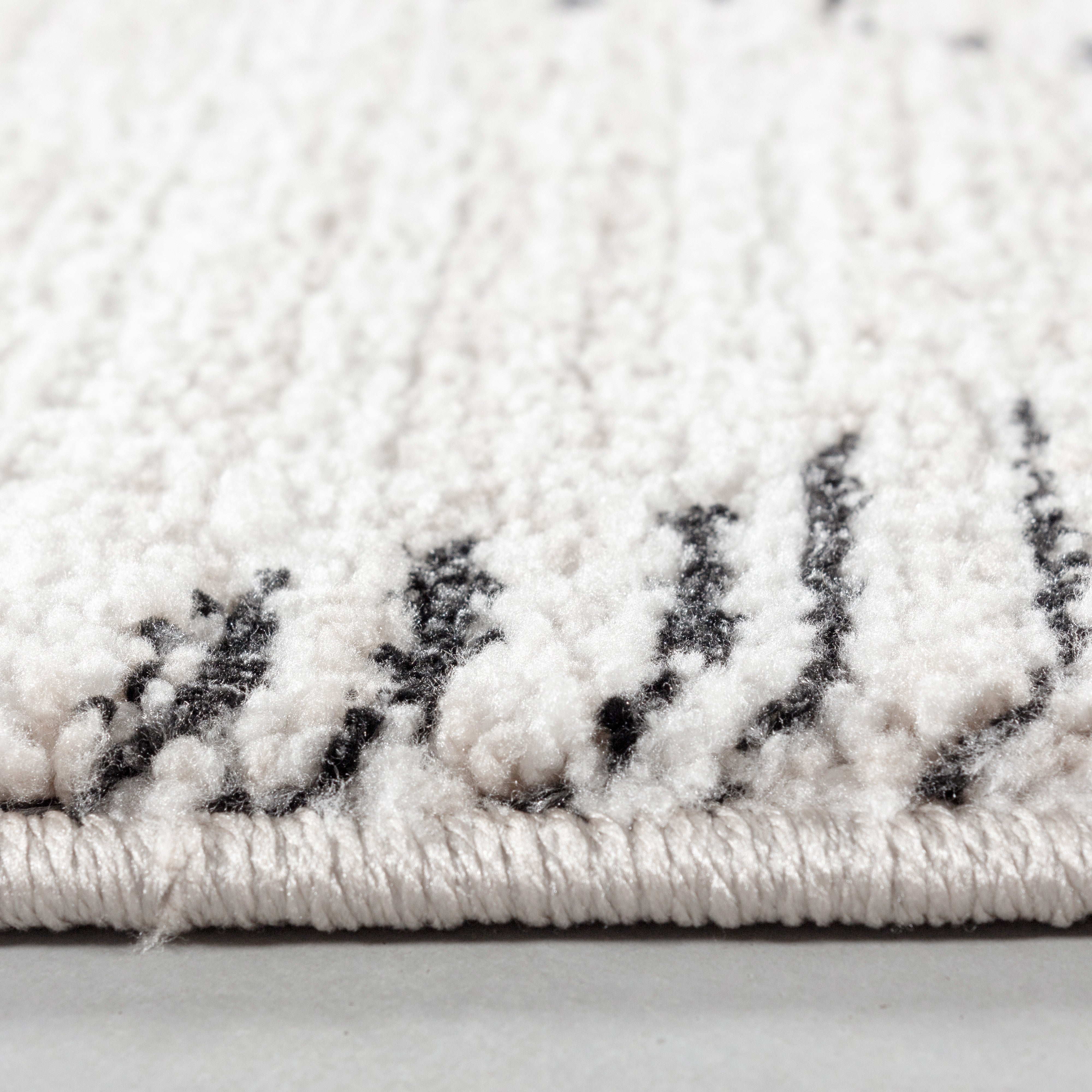 Kurzflor-Teppich im skandinavischen Design: kuschelig und chic