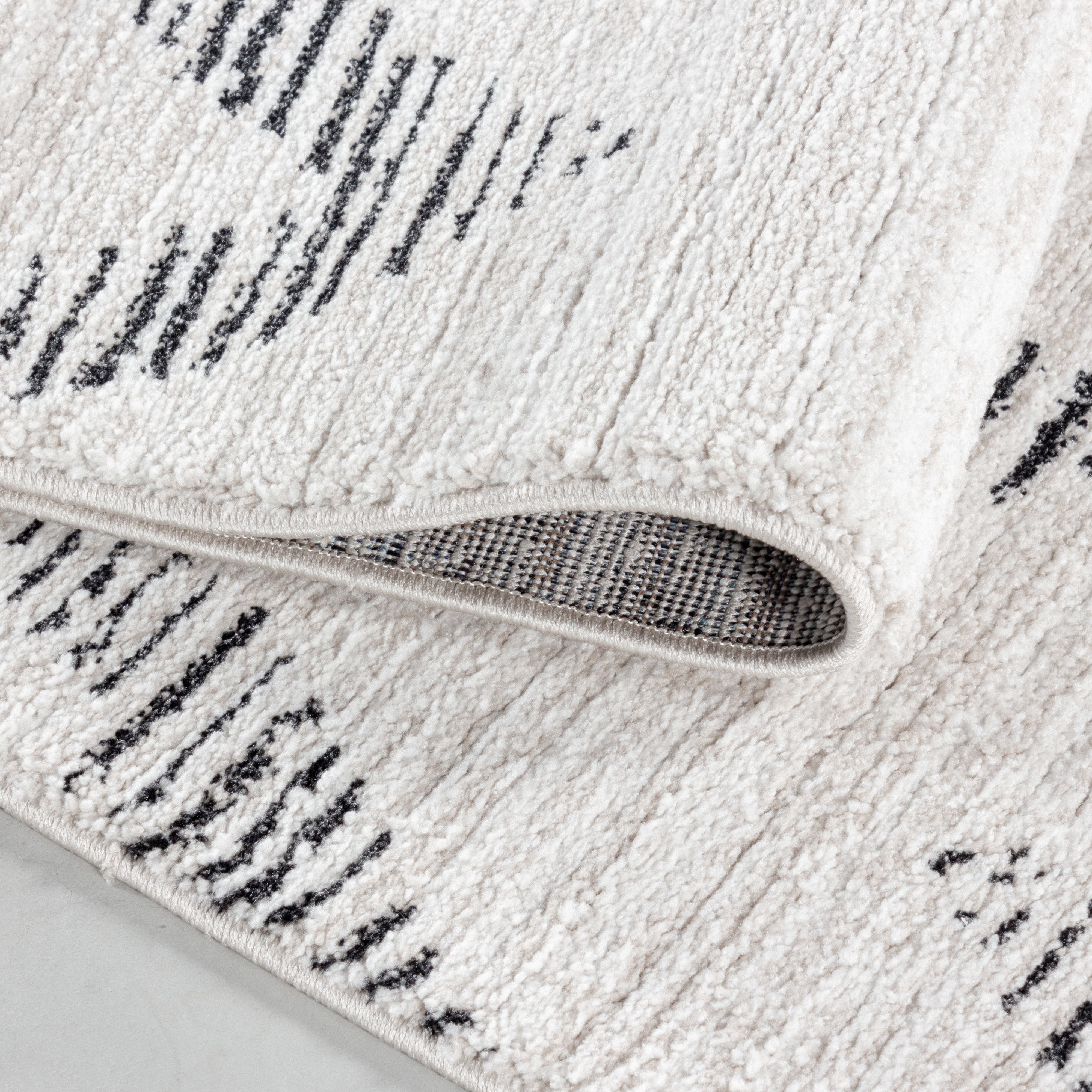 Kurzflor-Teppich im skandinavischen Design: kuschelig und chic