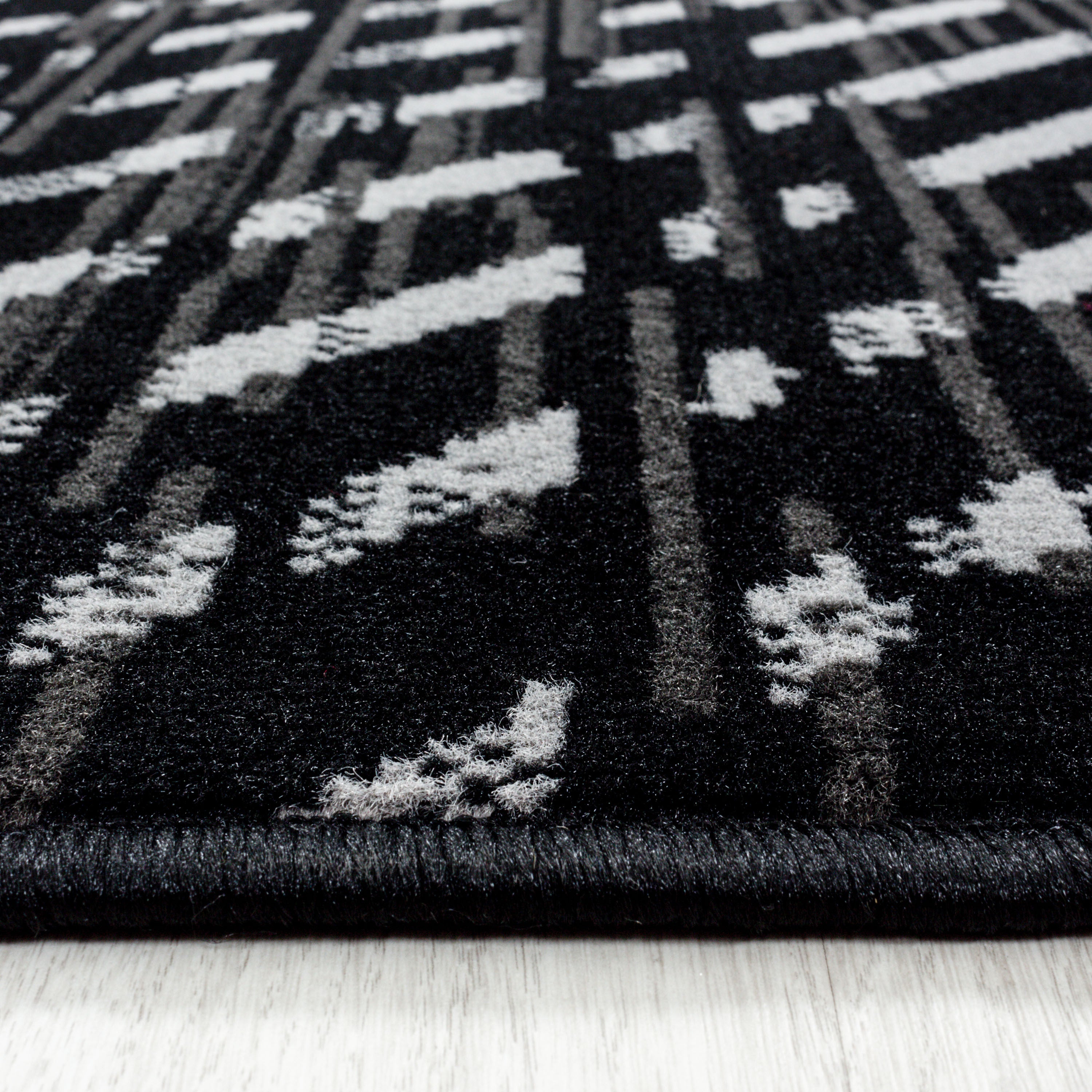 Kurzflor-Teppich Geometrisches-Design in angenehmen Farben