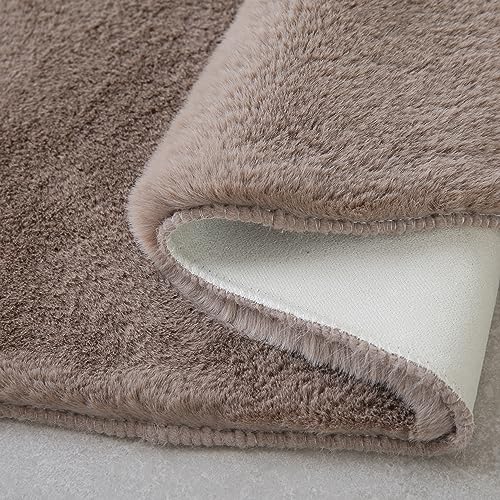 Stilvoll Günstig by ELMM Kinder Teppich Kinderzimmer für Jungs und Mädchen weich Herz Form bunt aus Regenbogen Fußball UVM. aus Polyester
