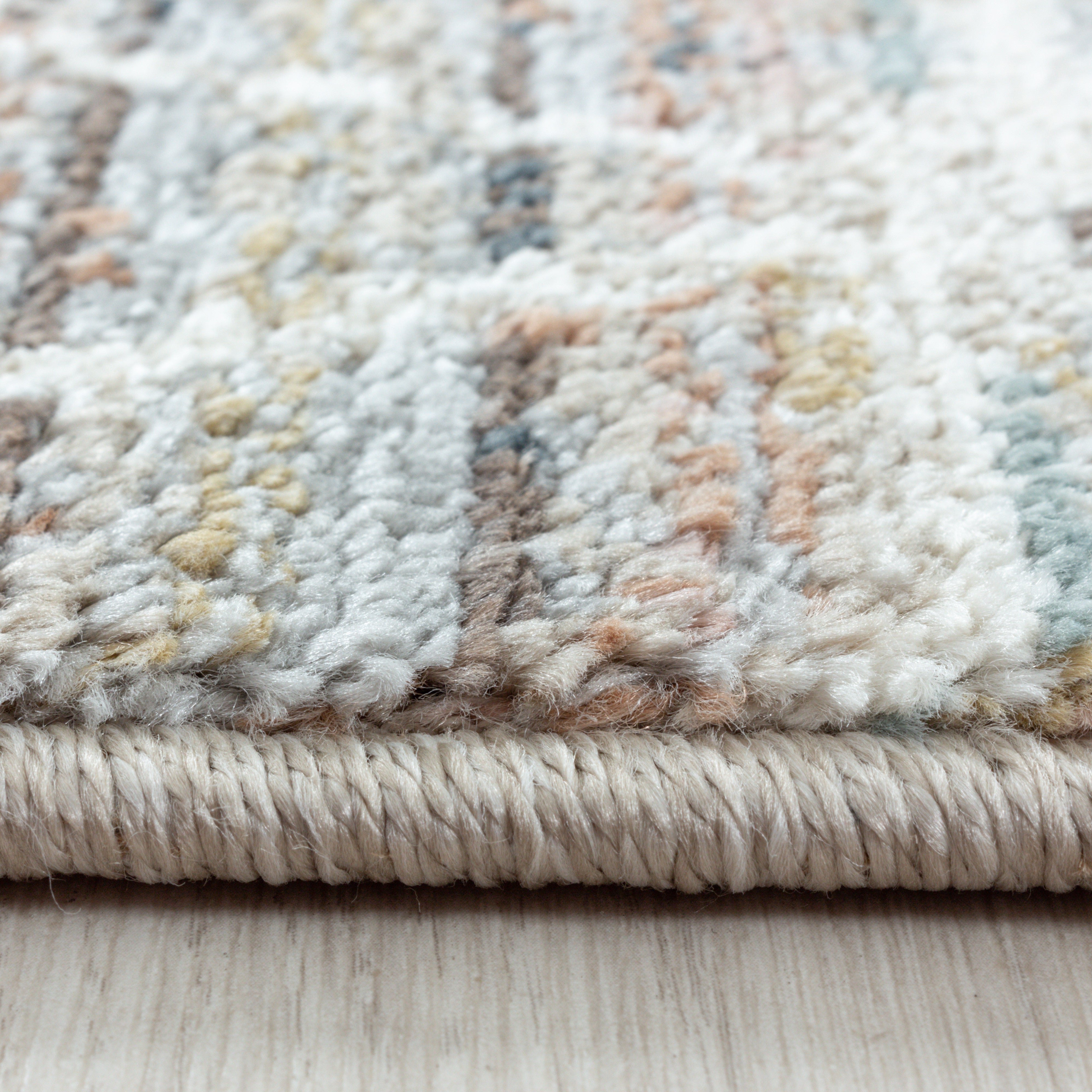 Kurzflor-Teppich im Vintage Stil: frisch und harmonisch
