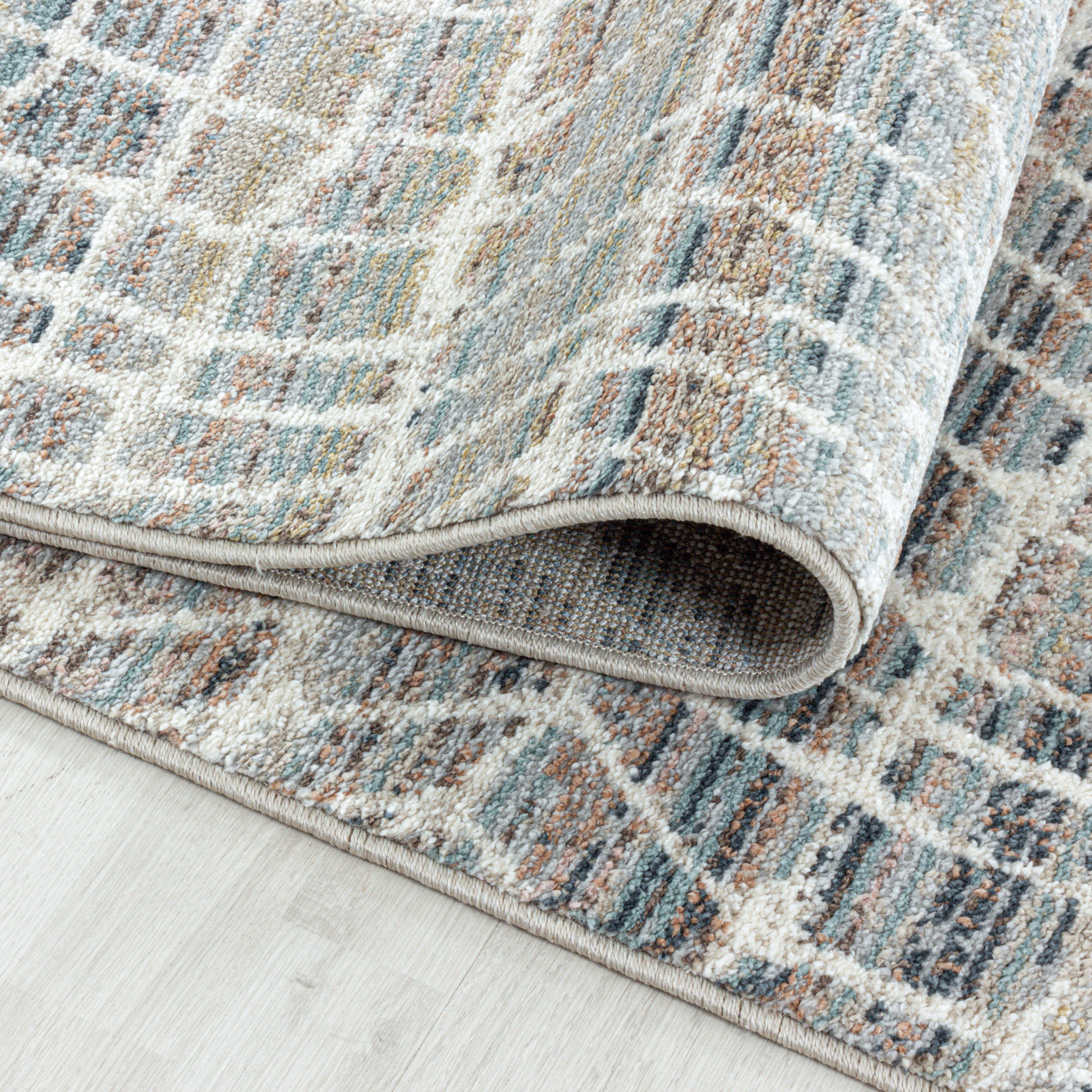 Kurzflor-Teppich im Vintage Stil: frisch und harmonisch