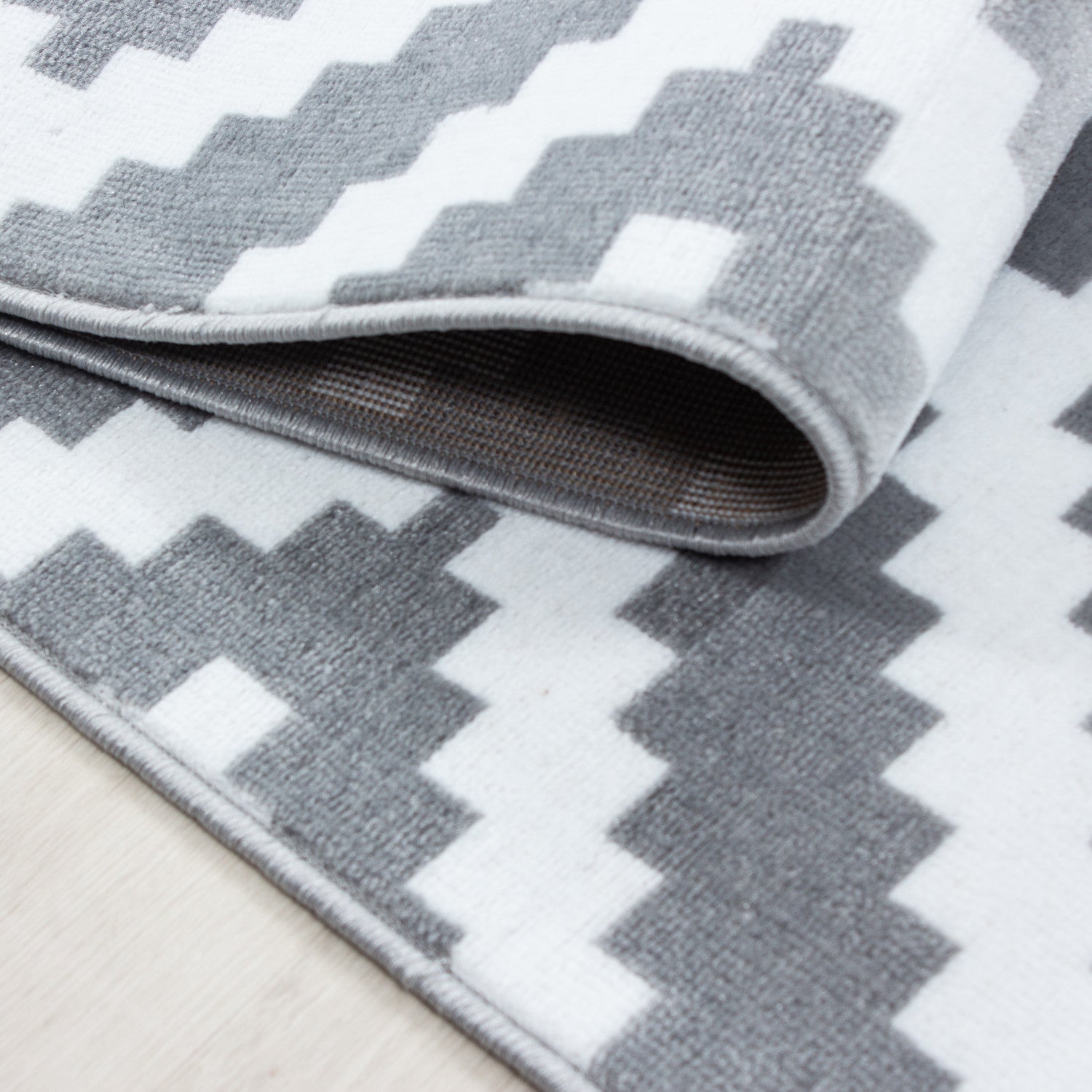 Kurzflor-Teppich karo Design in grau und rosa