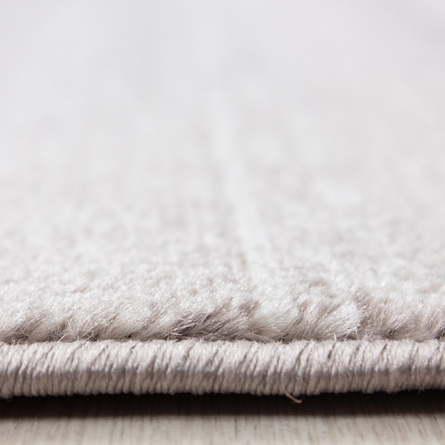 Kurzflor-Teppich im einfarbigen Design: elegant und gemütlich