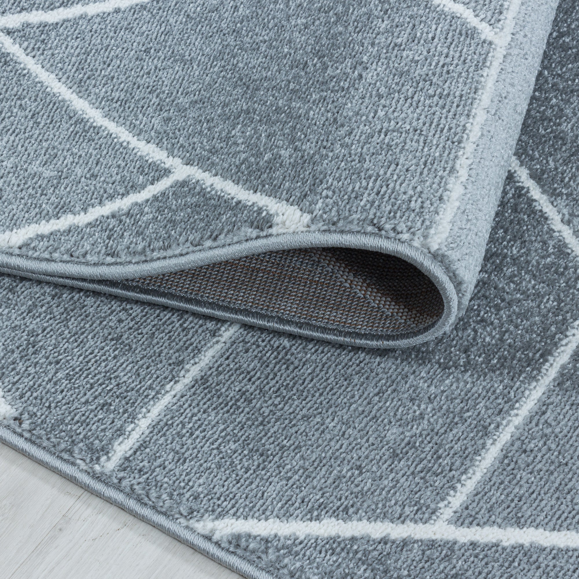 Kurzflor-Teppich im geometrisches Design modern