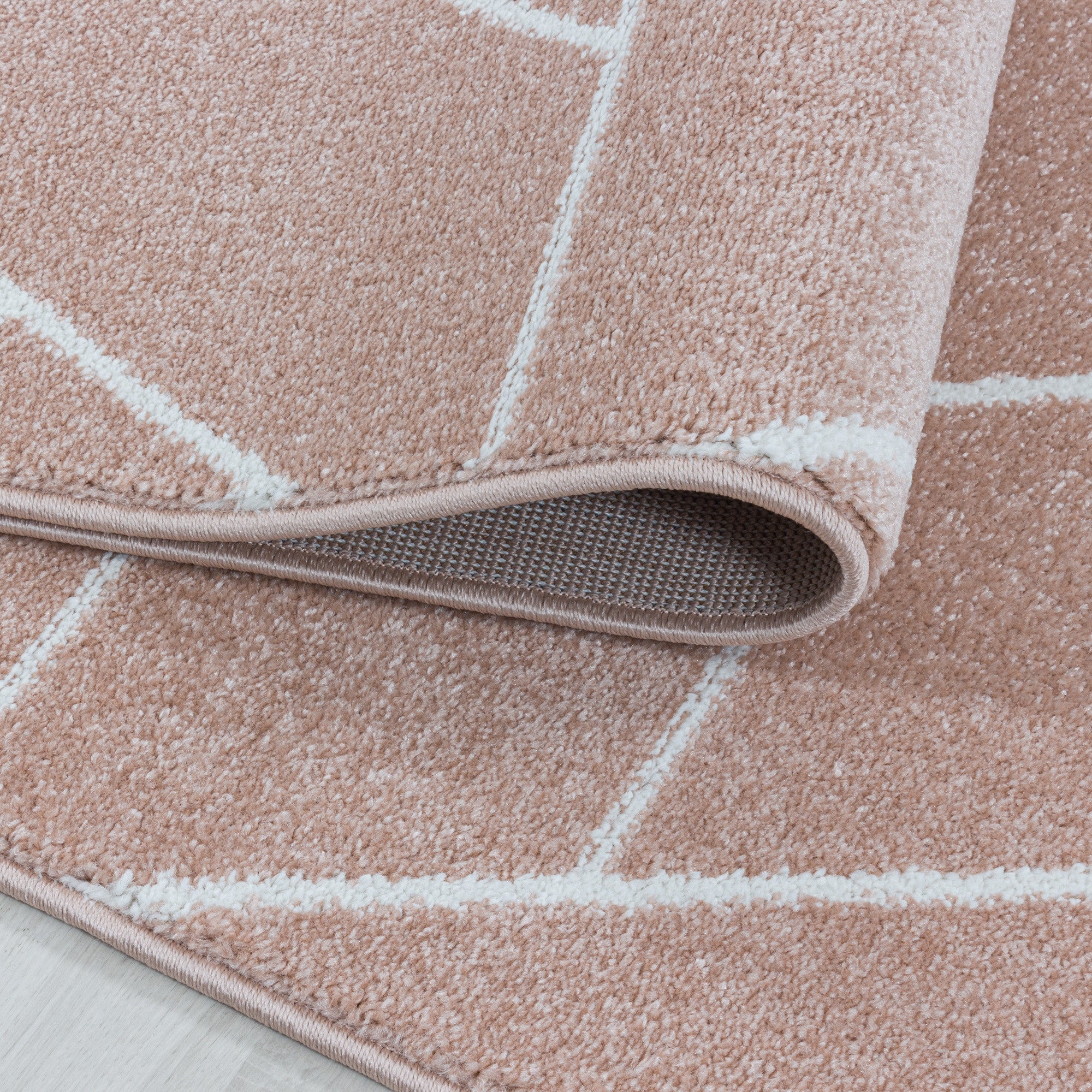 Kurzflor-Teppich im geometrisches Design modern