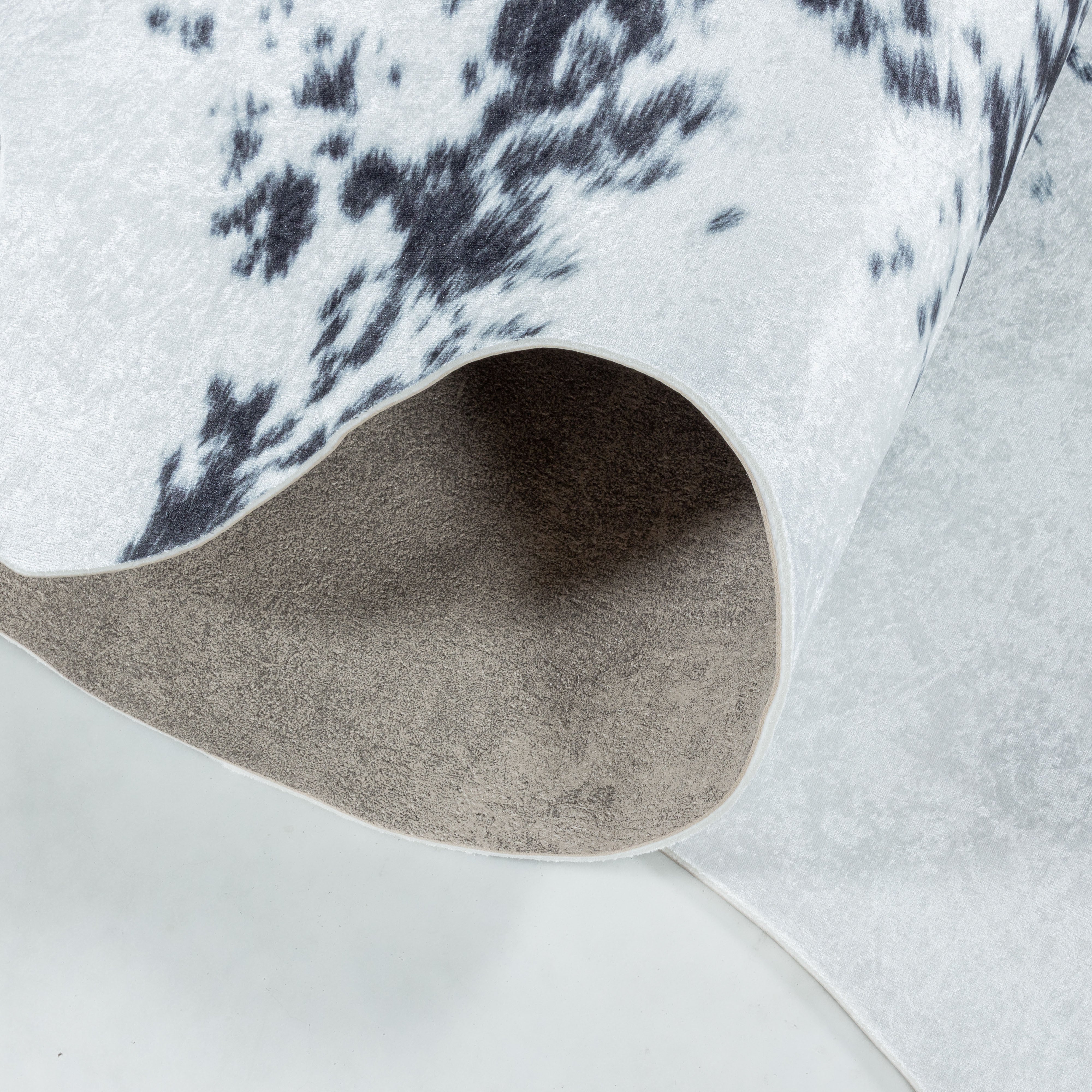 Waschbarer Teppich: Nachhaltige Lösungen mit Rindsleder-Imitat