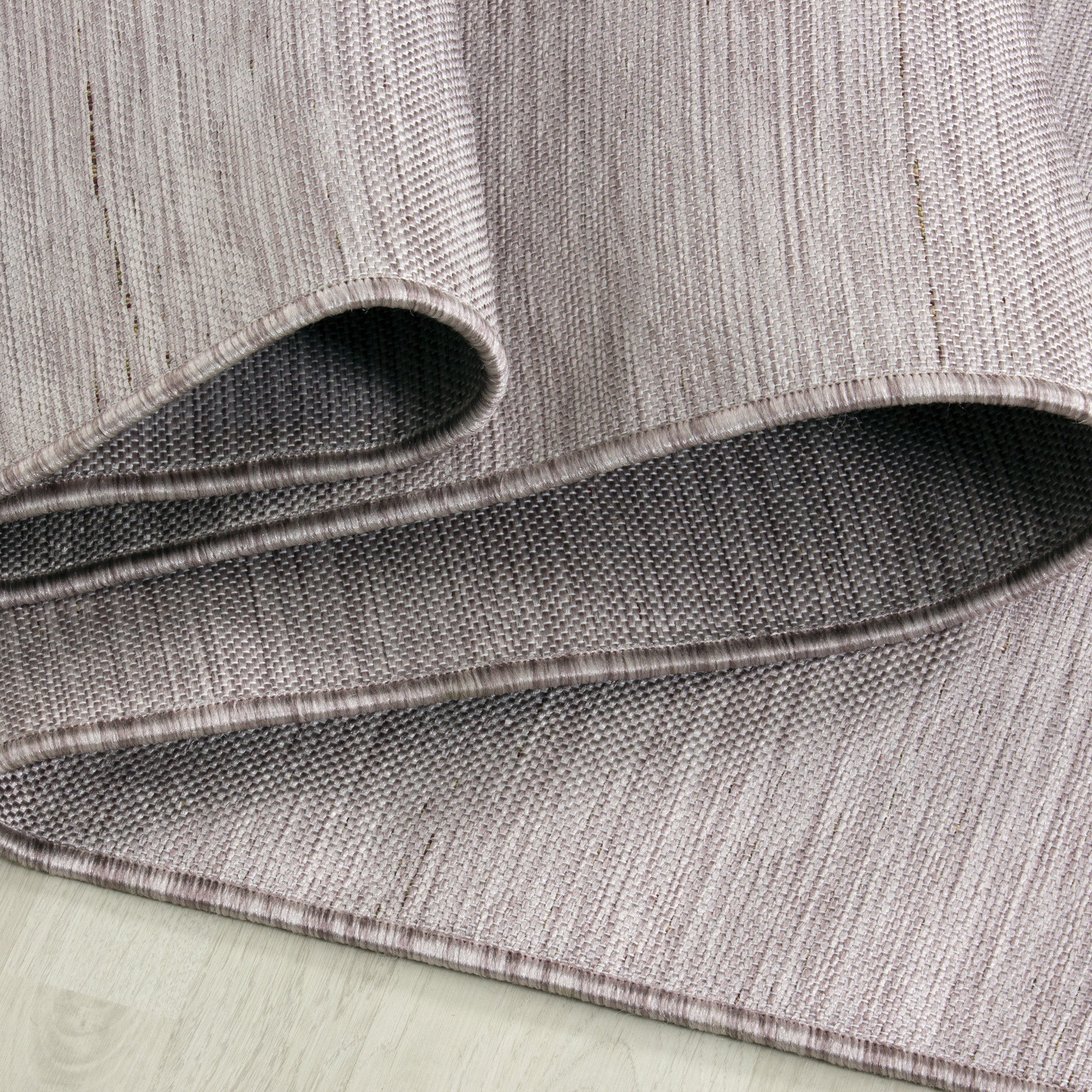 Outdoor-Teppich: rustikal für ländliche Gärten