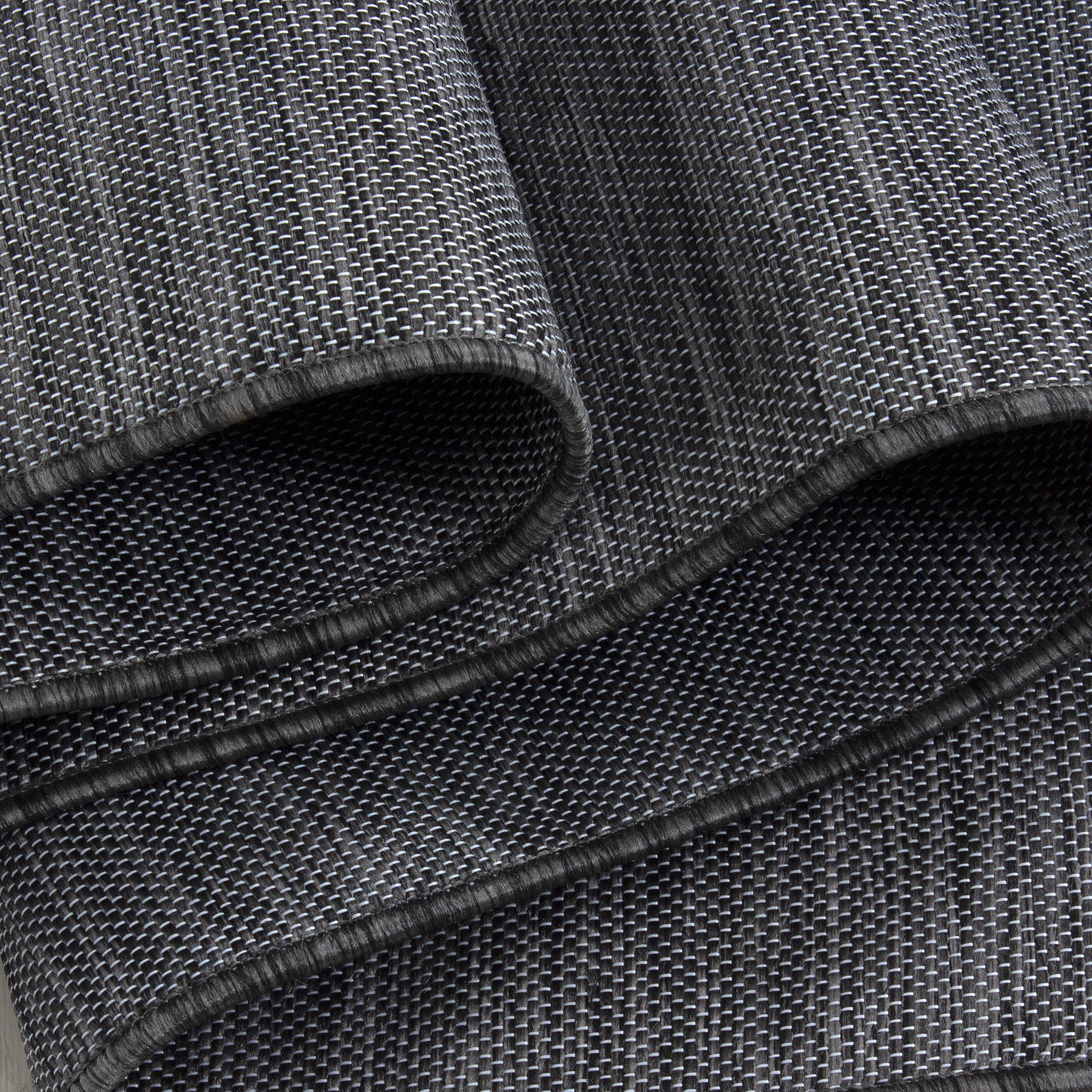 Outdoor-Teppich: rustikal für ländliche Gärten