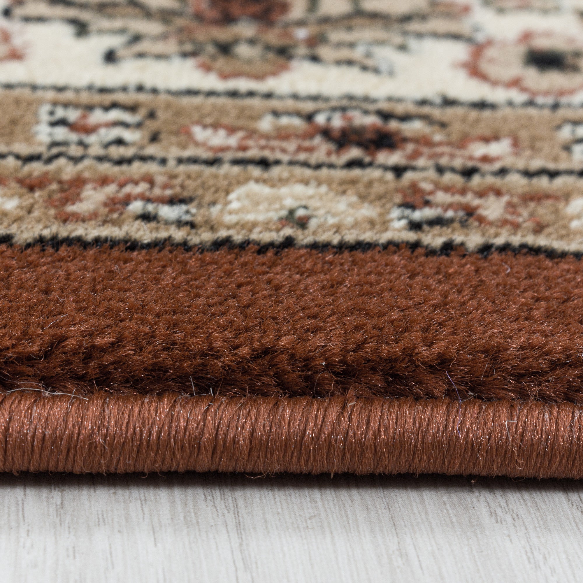 Kurzflor-Teppich im Orient Design: behaglich und stilvoll