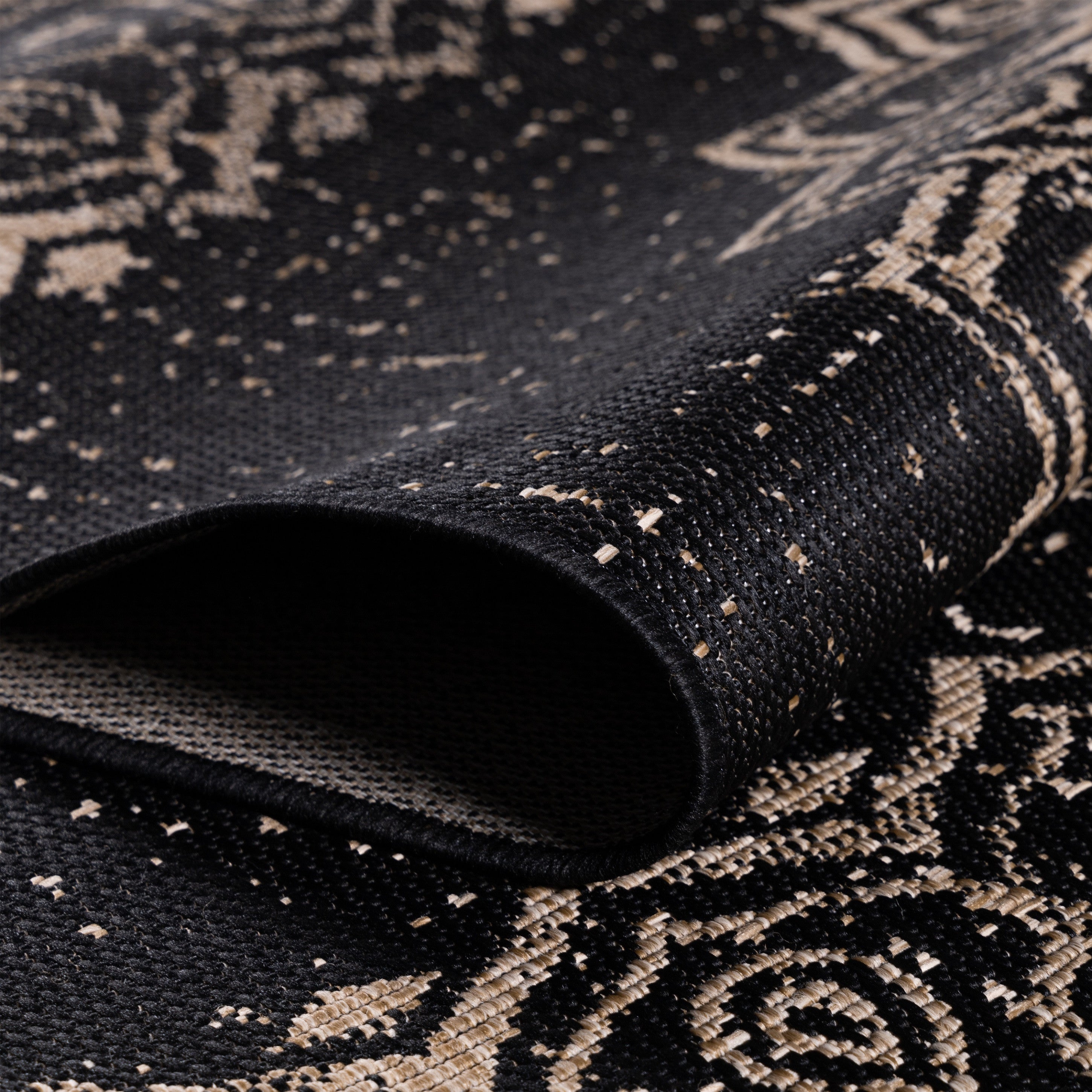 Outdoor-Teppich: funktional und dekorativ