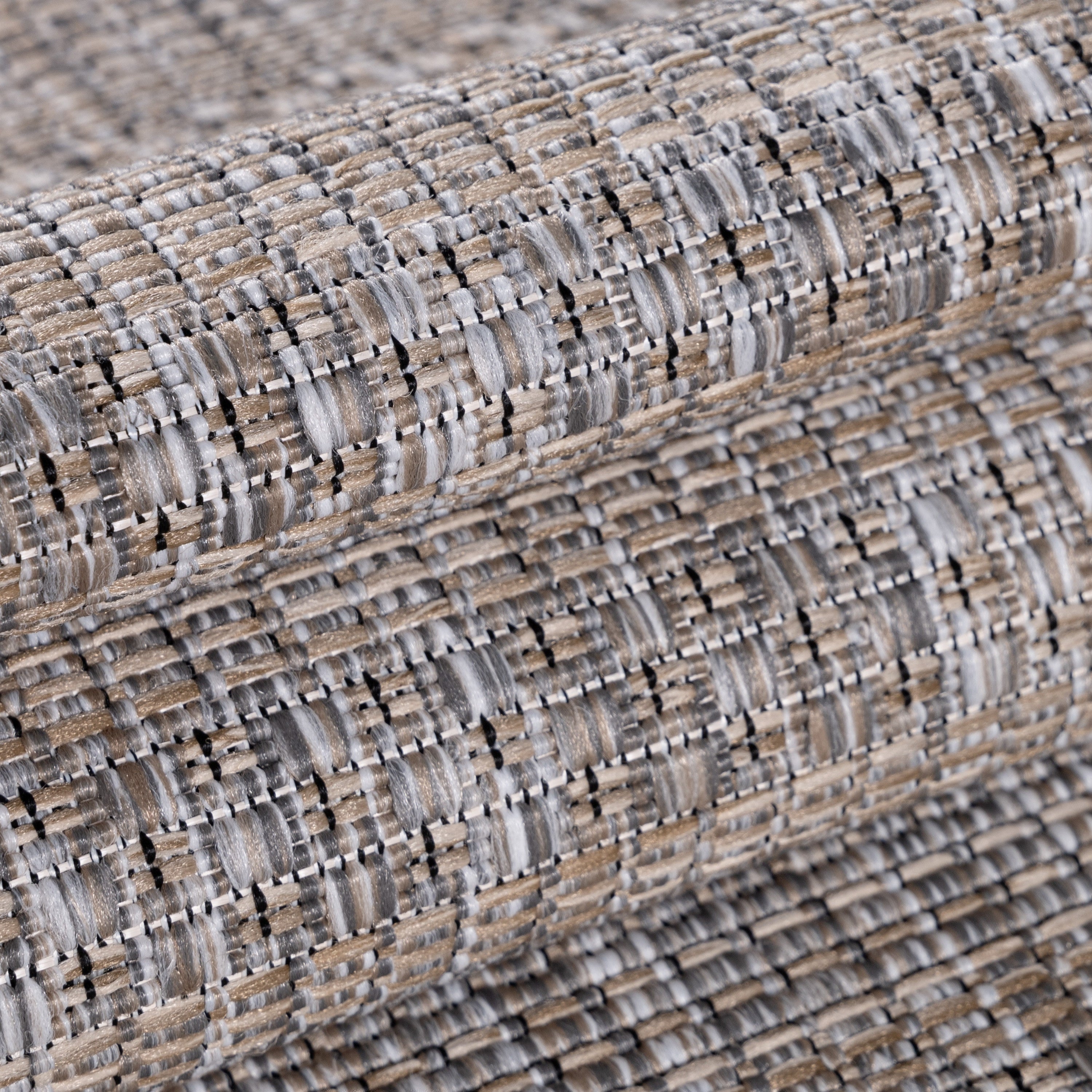 Outdoor-Teppich: strapazierfähig für aktive Familien