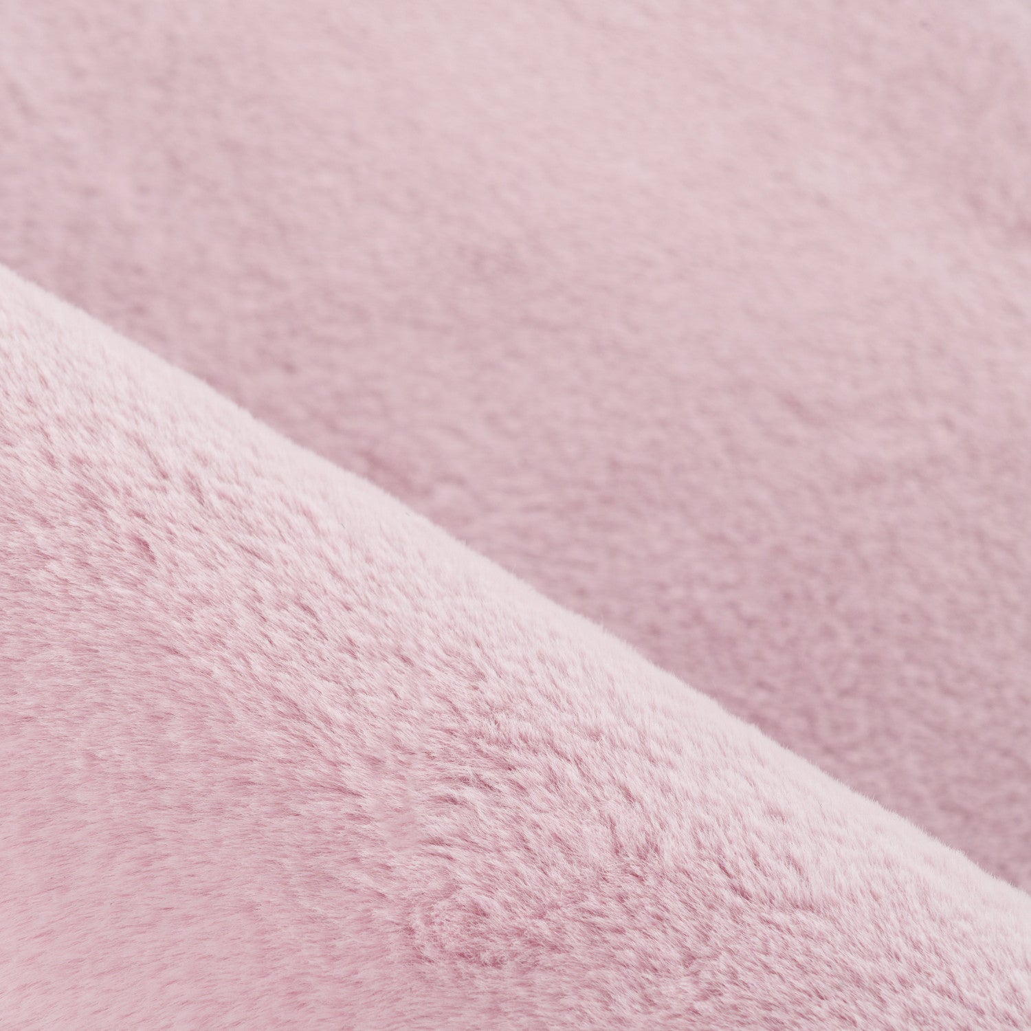 Hochflor-Teppich: stilvoll und funktional zugleich