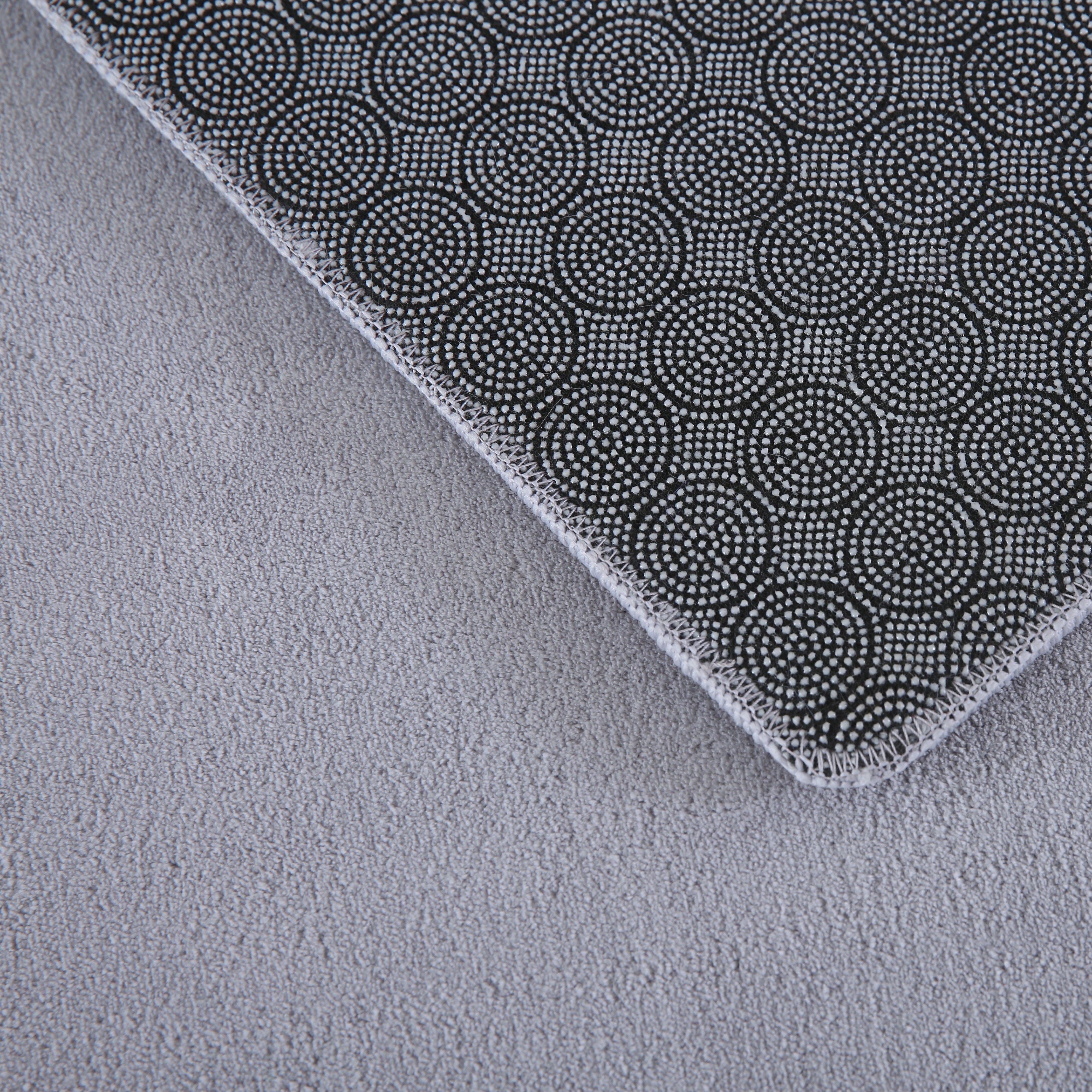 Kurzflor-Teppich im einfarbigen Design: weich und pflegeleicht