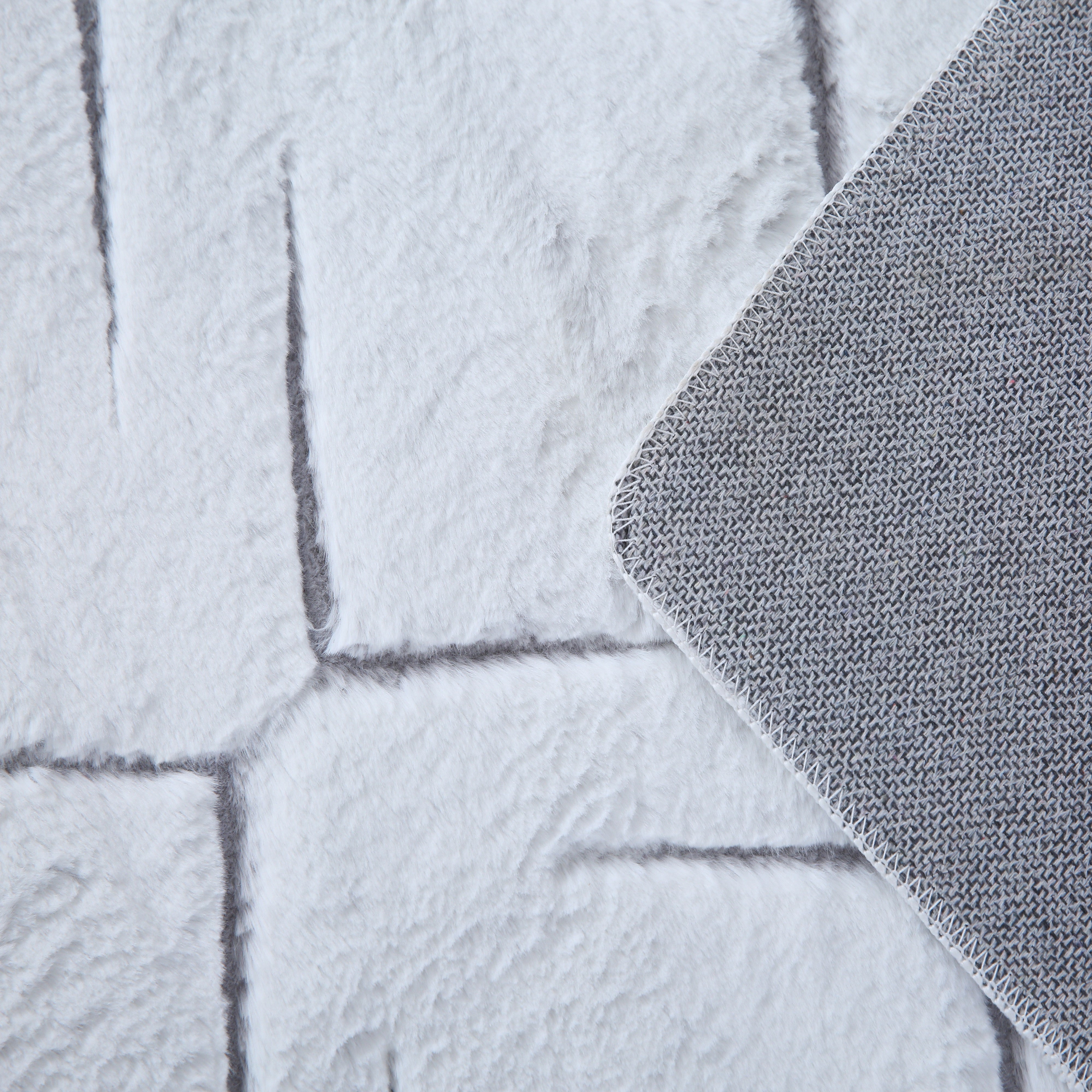 Kurzflor-Teppich im skandinavischen Design: elegant und gemütlich